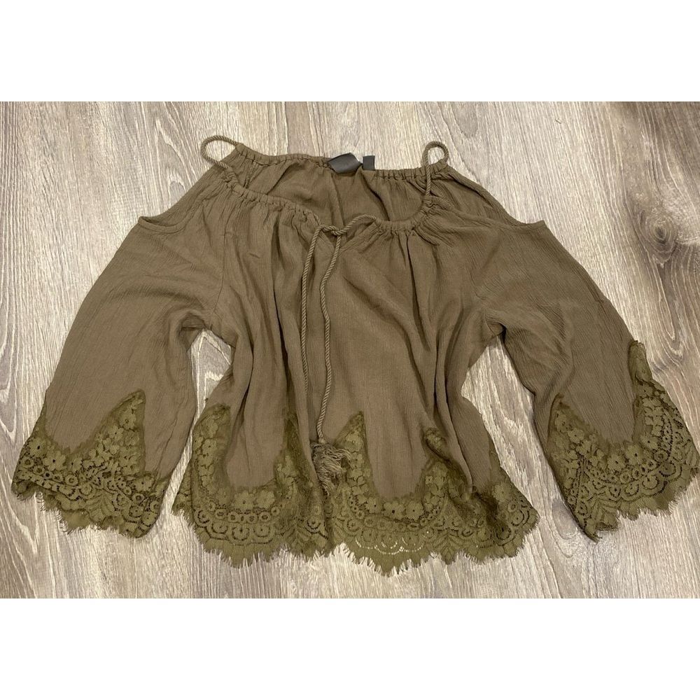Women's Large Cold Shoulder Top - Picture 6 of 8